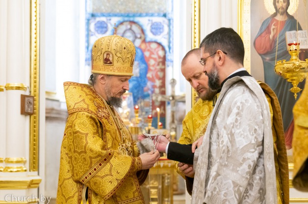 В Неделю 27-ю по Пятидесятнице Митрополит Вениамин совершил Божественную литургию в Свято-Духовом кафедральном соборе города Минска В Неделю 27-ю по Пятидесятнице Митрополит Вениамин совершил Божественную литургию в Свято-Духовом кафедральном соборе города Минска
