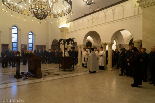 В Международный день памяти жертв геноцида Патриарший Экзарх всея Беларуси совершил панихиду в храме Воздвижения Креста Господня города Минска