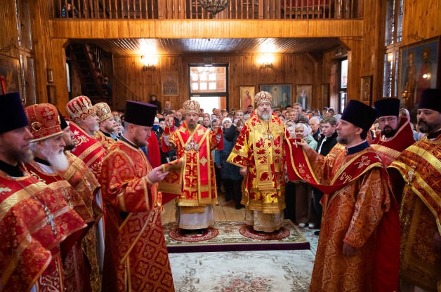 В 40-ю годовщину аварии на Чернобыльской АЭС Патриарший Экзарх возглавил Божественную литургию в храме святого Архангела Михаила города Гомеля