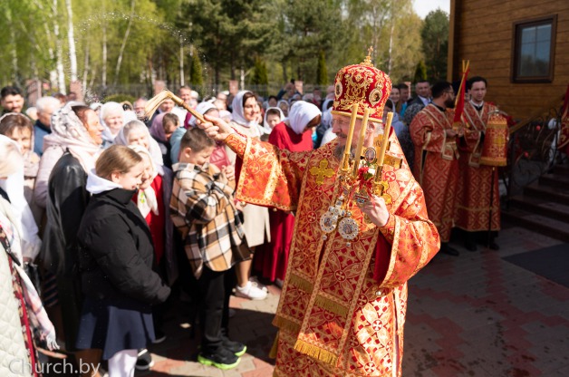 В день памяти святой блаженной Матроны Московской Митрополит Вениамин возглавил престольное торжество в одноименном храме города Солигорска В день памяти святой блаженной Матроны Московской Митрополит Вениамин возглавил престольное торжество в одноименном храме города Солигорска