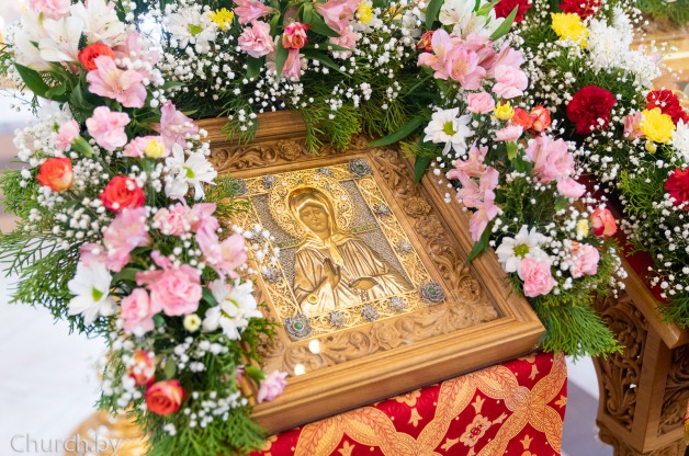 В день памяти святой блаженной Матроны Московской Митрополит Вениамин возглавил престольное торжество в одноименном храме города Солигорска