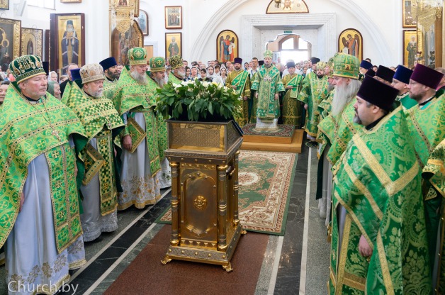 В праздник Святого Духа Митрополит Вениамин возглавил престольный праздник в Свято-Духовом кафедральном соборе города Минска В праздник Святого Духа Митрополит Вениамин возглавил престольный праздник в Свято-Духовом кафедральном соборе города Минска