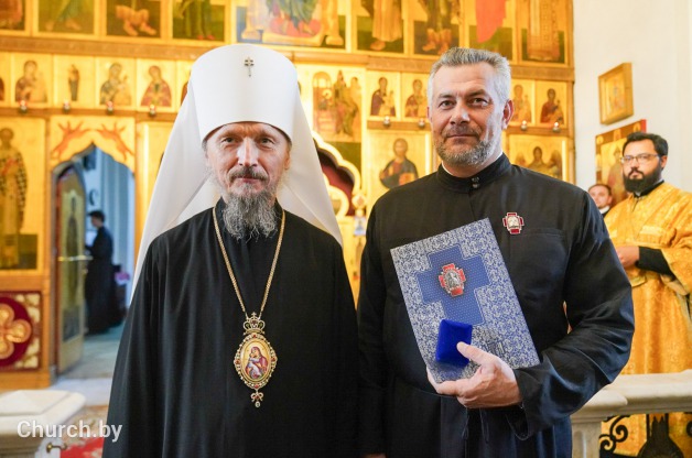 В канун дня памяти апостолов Петра и Павла Патриарший Экзарх возглавил всенощное бдение в Петро-Павловском соборе города Минска