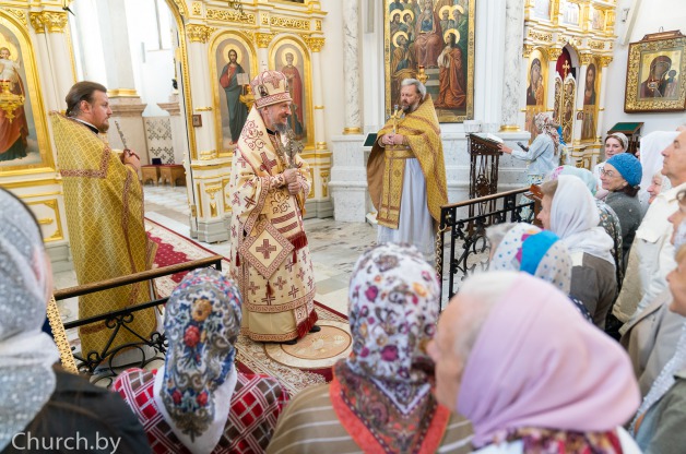 В Неделю 7-ю по Пятидесятнице Митрополит Вениамин совершил Божественную литургию в Свято-Духовом кафедральном соборе города Минска