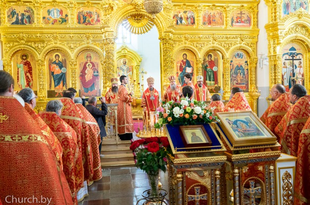 Патриарший Экзарх возглавил торжества по случаю 30-летия архиерейской хиротонии архиепископа Новогрудского и Слонимского Гурия Патриарший Экзарх возглавил торжества по случаю 30-летия архиерейской хиротонии архиепископа Новогрудского и Слонимского Гурия
