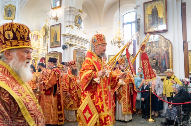 В день памяти священномученика Вениамина, Митрополита Петроградского, Патриарший Экзарх совершил Божественную литургию в Свято-Духовом кафедральном соборе города Минска В день памяти священномученика Вениамина, Митрополита Петроградского, Патриарший Экзарх совершил Божественную литургию в Свято-Духовом кафедральном соборе города Минска