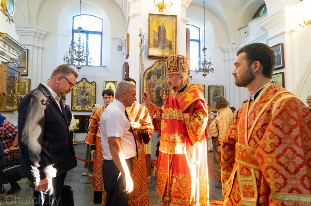 В канун дня памяти священномученика Вениамина, Митрополита Петроградского, Патриарший Экзарх совершил всенощное бдение в Свято-Духовом кафедральном соборе города Минска
