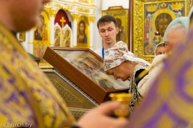 В канун дня памяти усекновения главы Пророка, Предтечи и Крестителя Господня Иоанна Митрополит Вениамин совершил всенощное бдение в Свято-Духовом кафедральном соборе города Минска